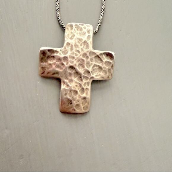 Silpada 925 Sterling Silver Hammered Cross Pendant & Necklace - Picture 9 of 9